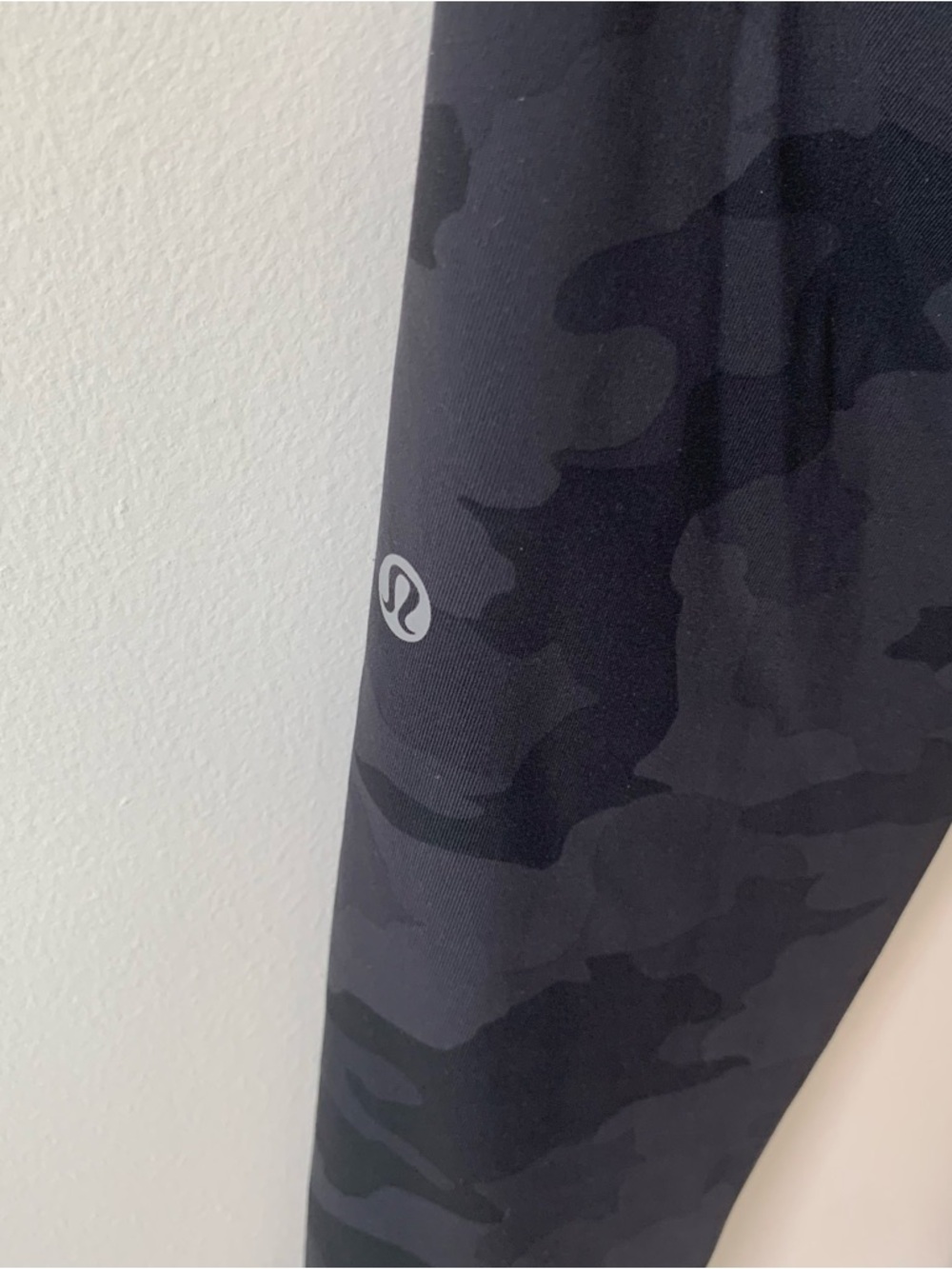 Lululemon Athletica Swift Speed High-Rise Tight 28" Legging Camo Luxtreme Size 8 - Picture 11 of 12